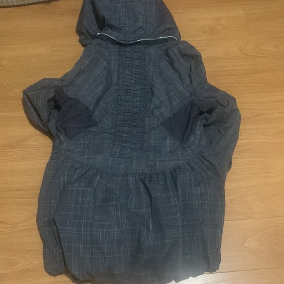 Size four lululemon spring jacket - Picture 4 of 7